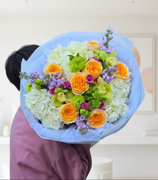 Vibrant designer bouquet - Garden Roses - Orchids -Lisianthus