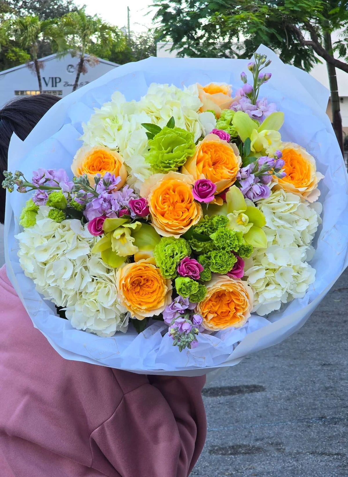 Vibrant designer bouquet - Garden Roses - Orchids -Lisiantus